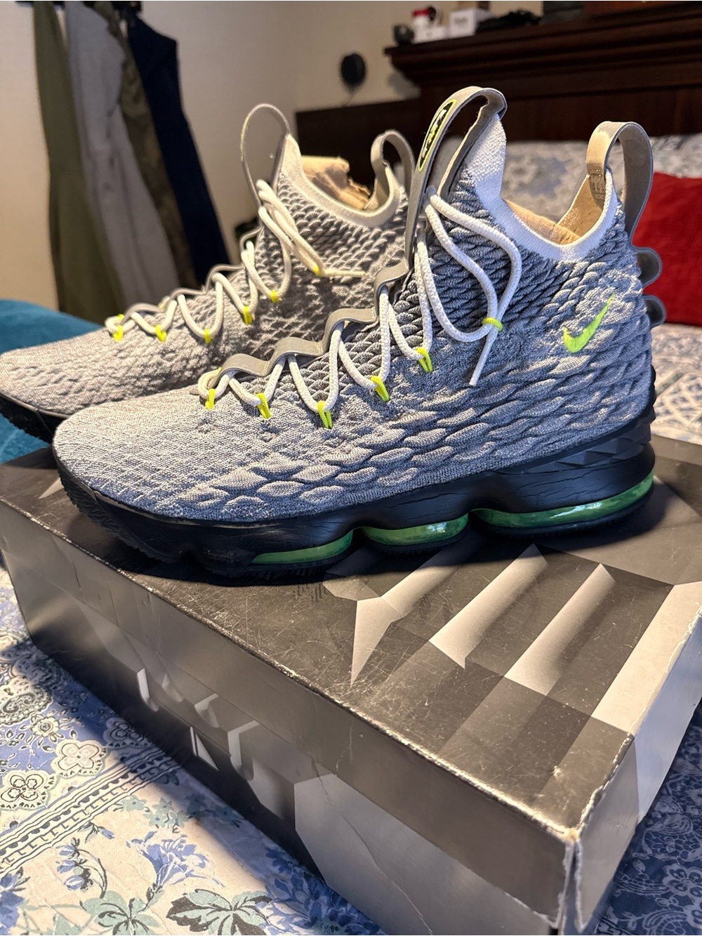 Nike LeBron 15